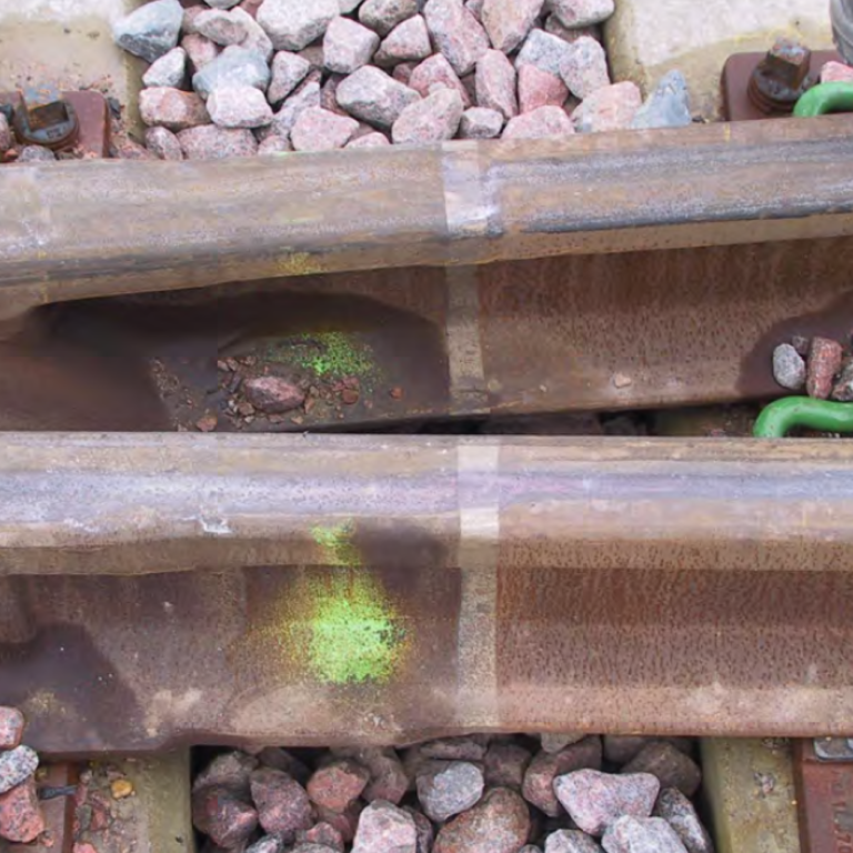21 Nov 3 - Basic steel metallurgy and the effect of rail section on rail stress and defect growth
